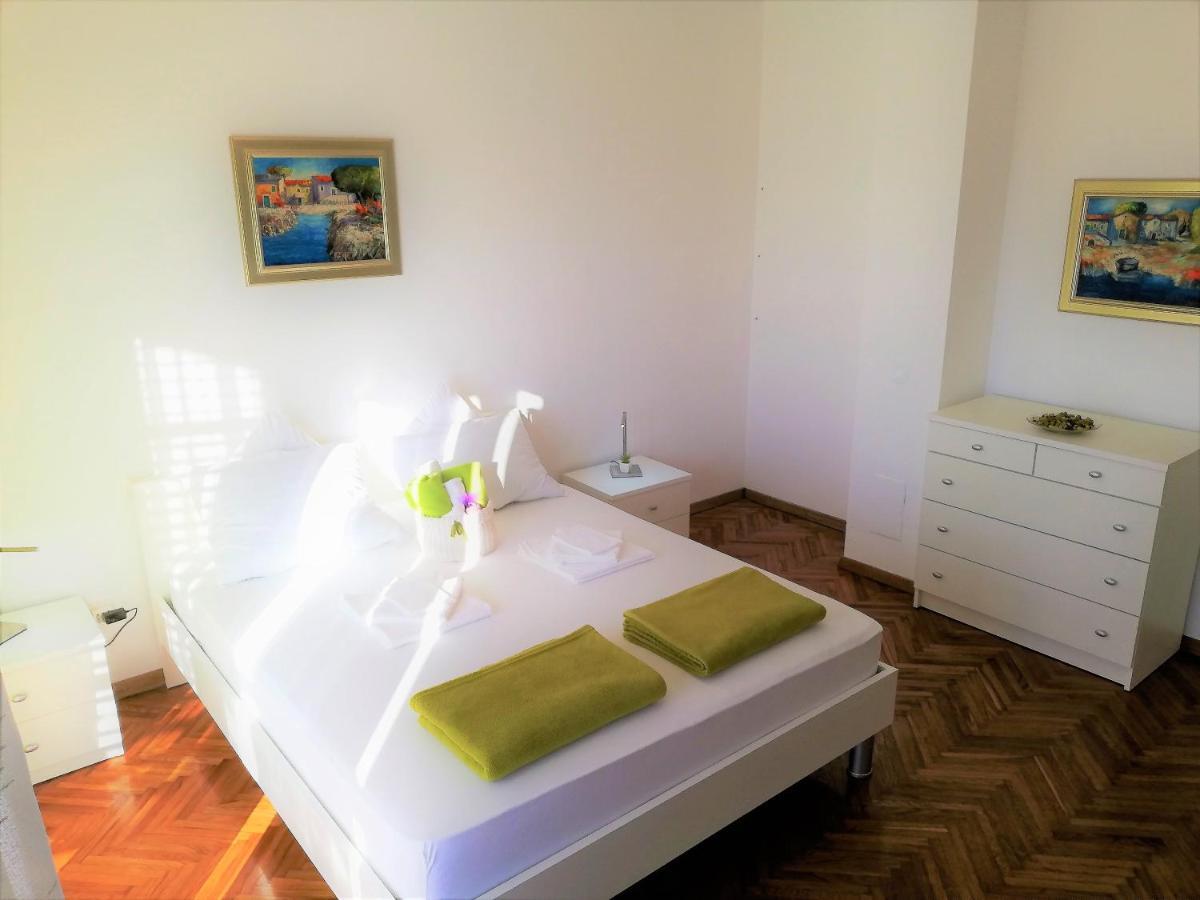 Apartments Martina Нивице Екстериор снимка